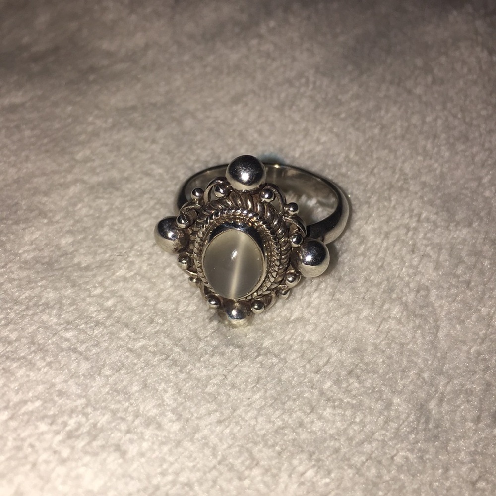 Cat’s Eye Moonstone in Pure Silver (999)